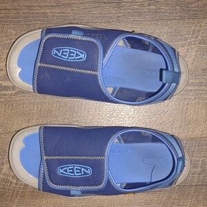 Keen sandals size 2
